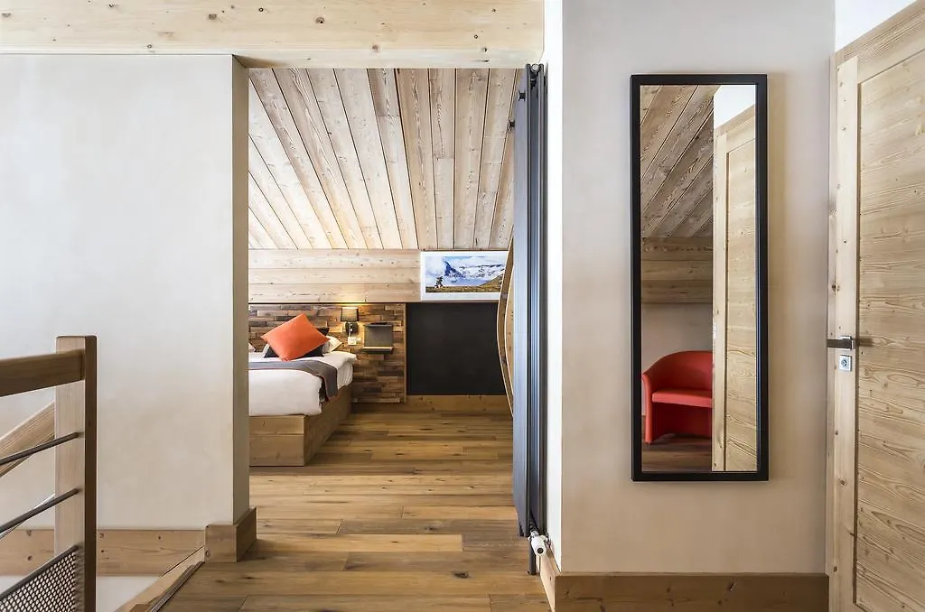 Hotel Saint Charles Val Cenis Lanslebourg-Mont-Cenis 4*,  Frankrijk